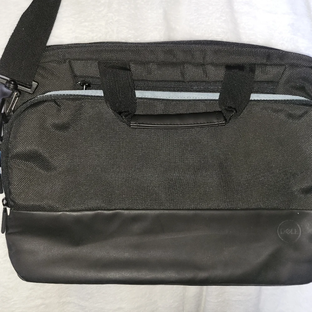 Dell 16x12 Inch Laptop Shoulder Bag New without tags